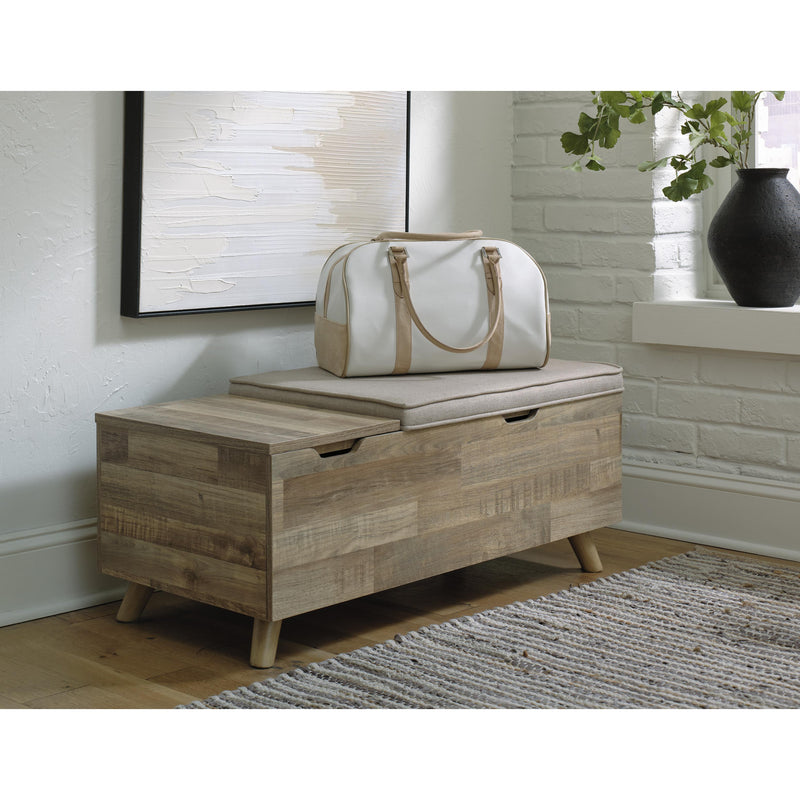 Signature Design by Ashley Gerdanet A3000318 Storage Bench IMAGE 5