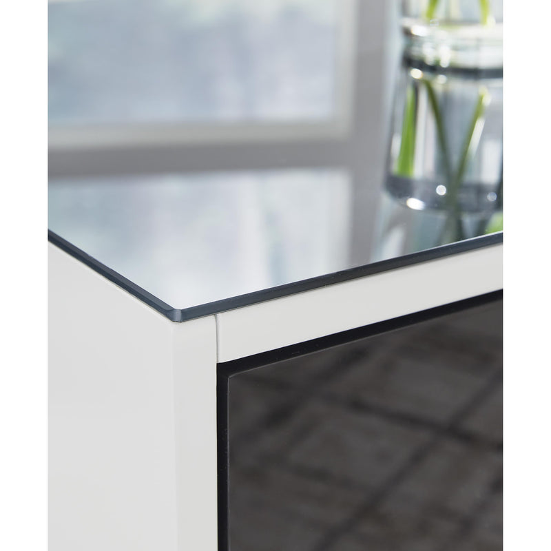 Signature Design by Ashley Gardoni End Table T756-3 IMAGE 8