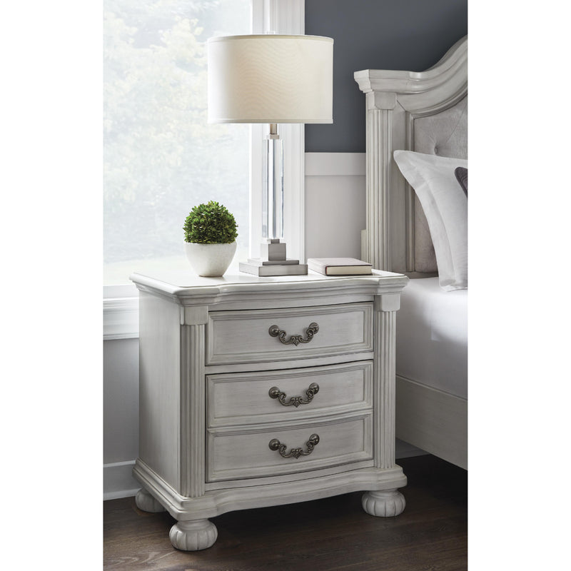 Benchcraft Montelaine 3-Drawer Nightstand B795-93 IMAGE 5